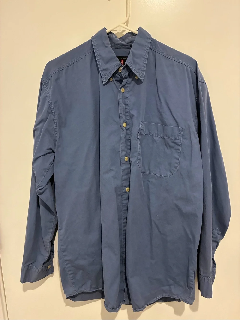 Levi’s Medium Men’s Casual Button Up Shirt